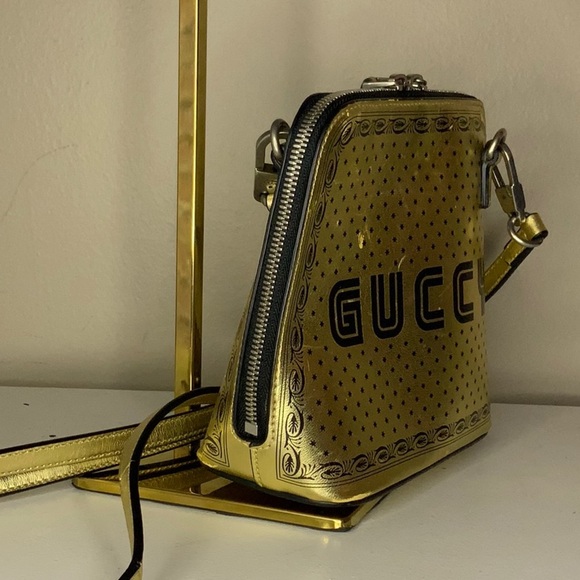 Gucci 'GUCCY' Crossbody Handbag in Metallic Gold Leather (6.3" x 6.75") - Picture 4 of 11